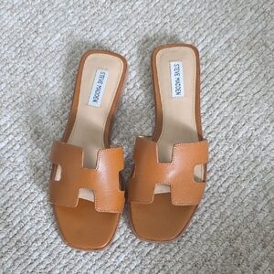 Steve Madden Tan Slide Sandals Minimalist Design